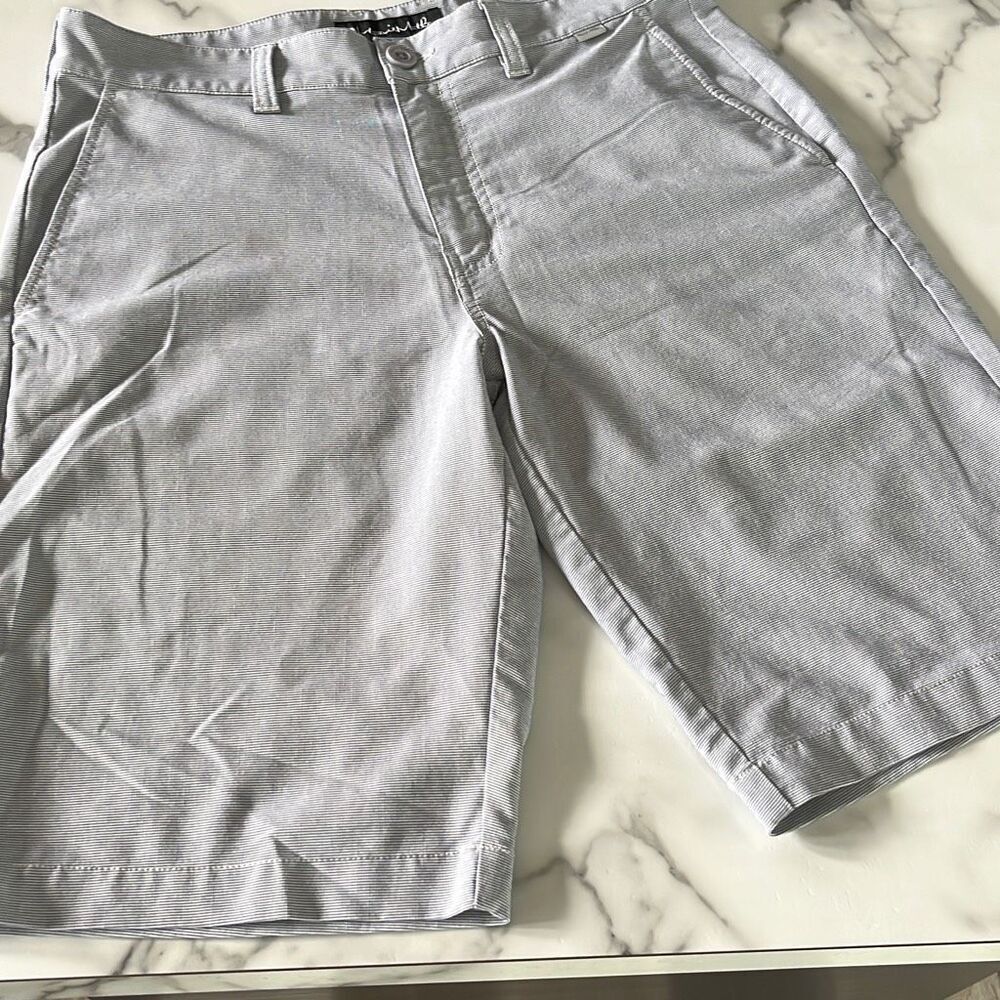 Travis Mathew Flat Front Cotton/Poly/Spandex Shorts Size 32/11
